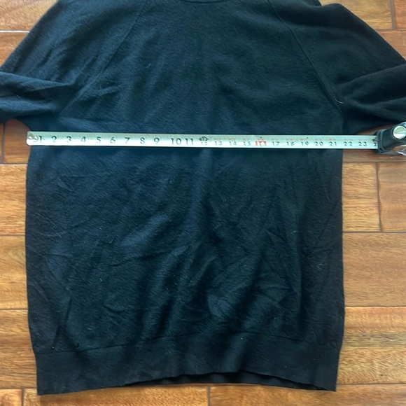 BR Standard Size Large Black 70% Wool Sweater - Picture 5 of 6